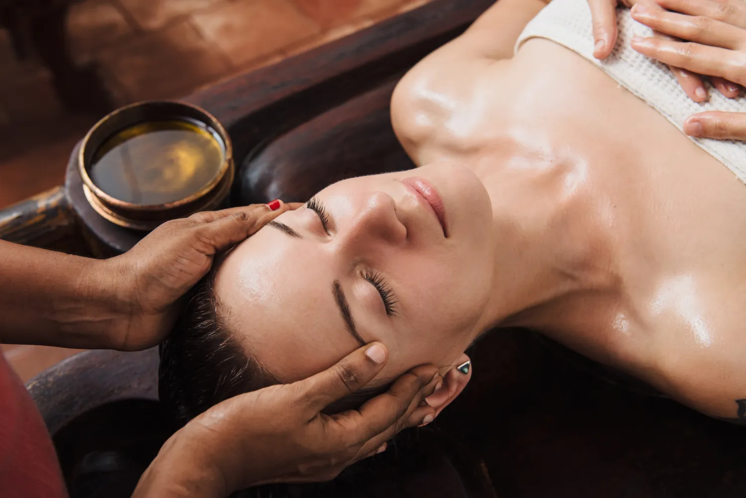 Thai Oil Massage / Hot Oil Massage